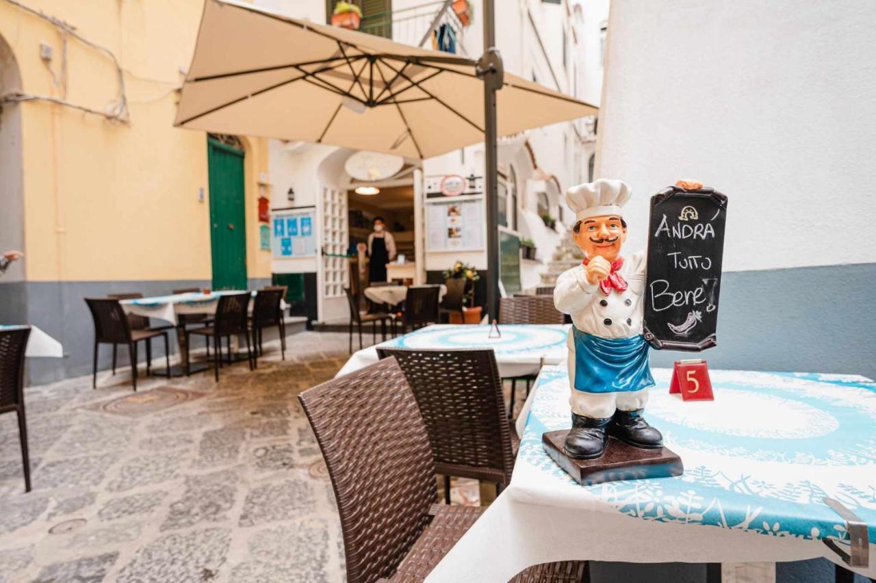White Amalfi Centro Storico By Italianhost Apartment Екстериор снимка