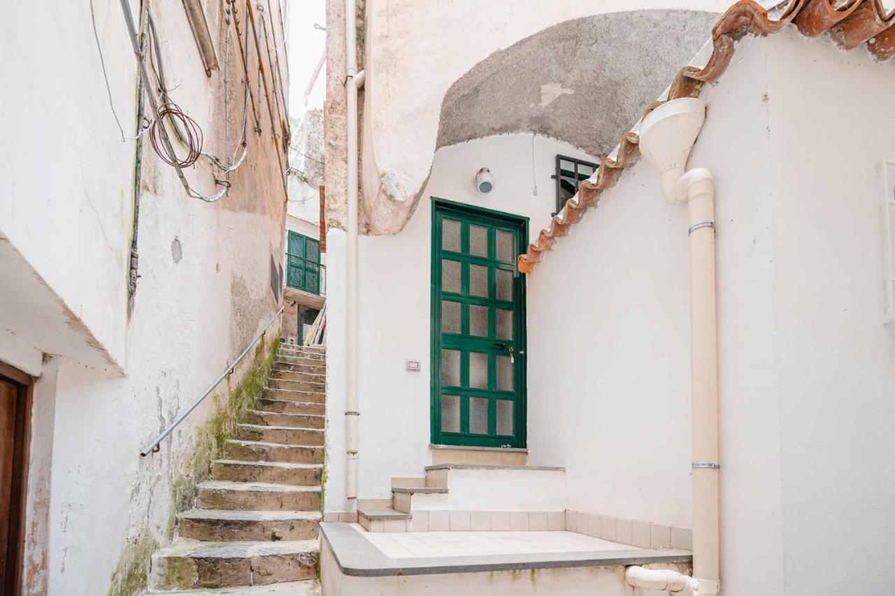White Amalfi Centro Storico By Italianhost Apartment Екстериор снимка