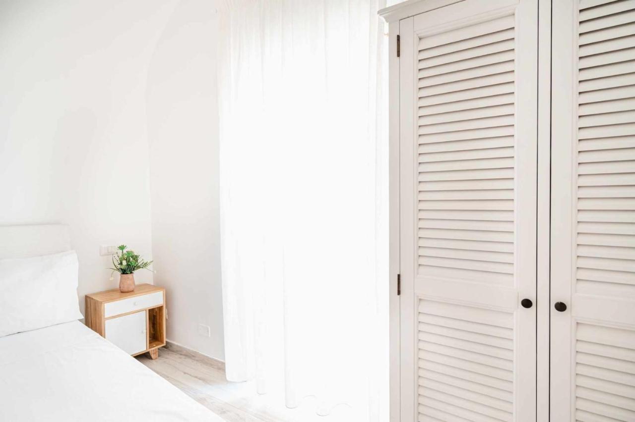 White Amalfi Centro Storico By Italianhost Apartment Екстериор снимка