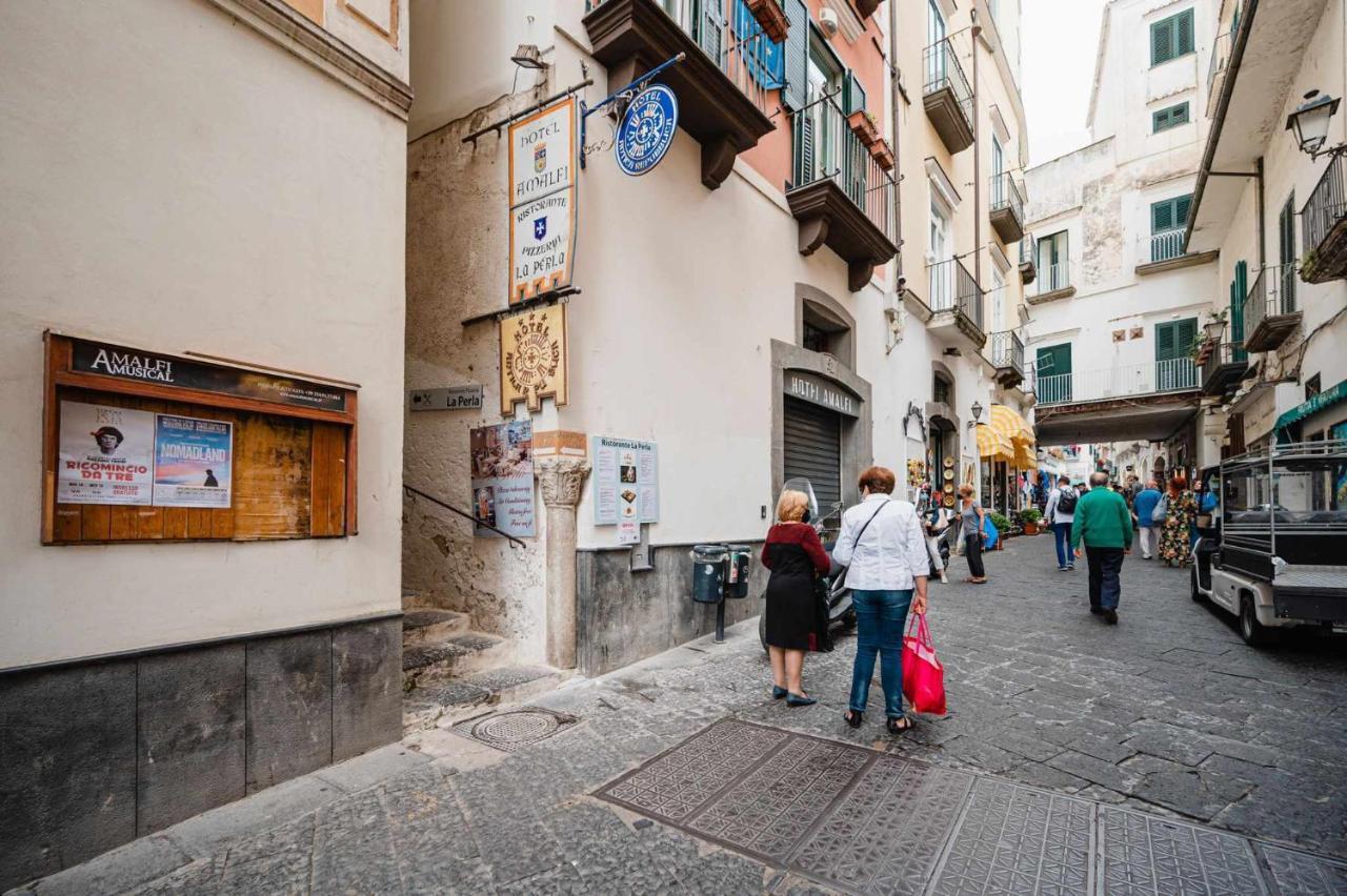 White Amalfi Centro Storico By Italianhost Apartment Екстериор снимка